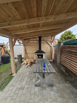 Výroba a montáž dřevěné pergoly z modřínu